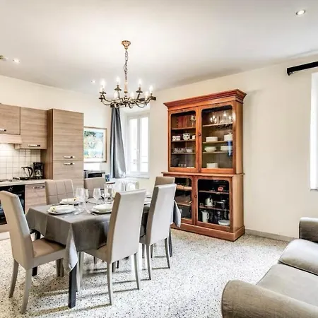 Appia Luxury דירה *